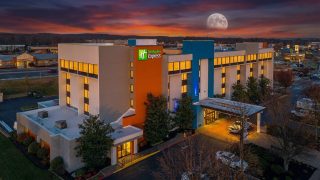 Some drone shots of @holidayinn I took yesterday! Hoping they add us to the preferred vender list so we can travel to different locations and provide new content! #photographer #shootitfromthetop #holidayinn @holidayinnexpress